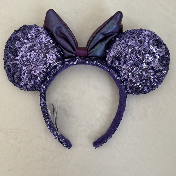 Minnie Mouse Purple Bow Sequined Ear Headband - Picture 2 of 3